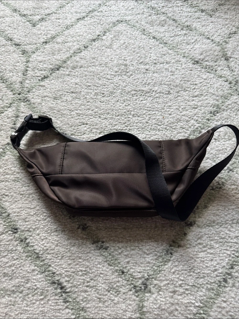 NWOT - Alo Yoga Belt Bag in Espresso O/S - Picture 4 of 5